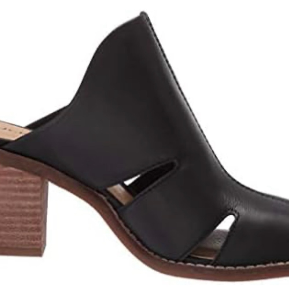 Lucky Brand Orinthia Black slide on Mules 7.5